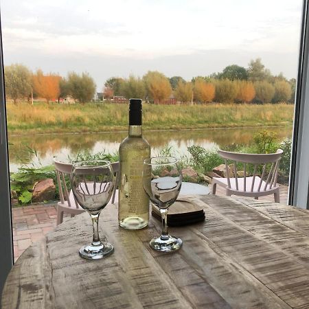 B&B Snurk Stiens, Fijn Verblijf Aan Open Vaarwater Экстерьер фото