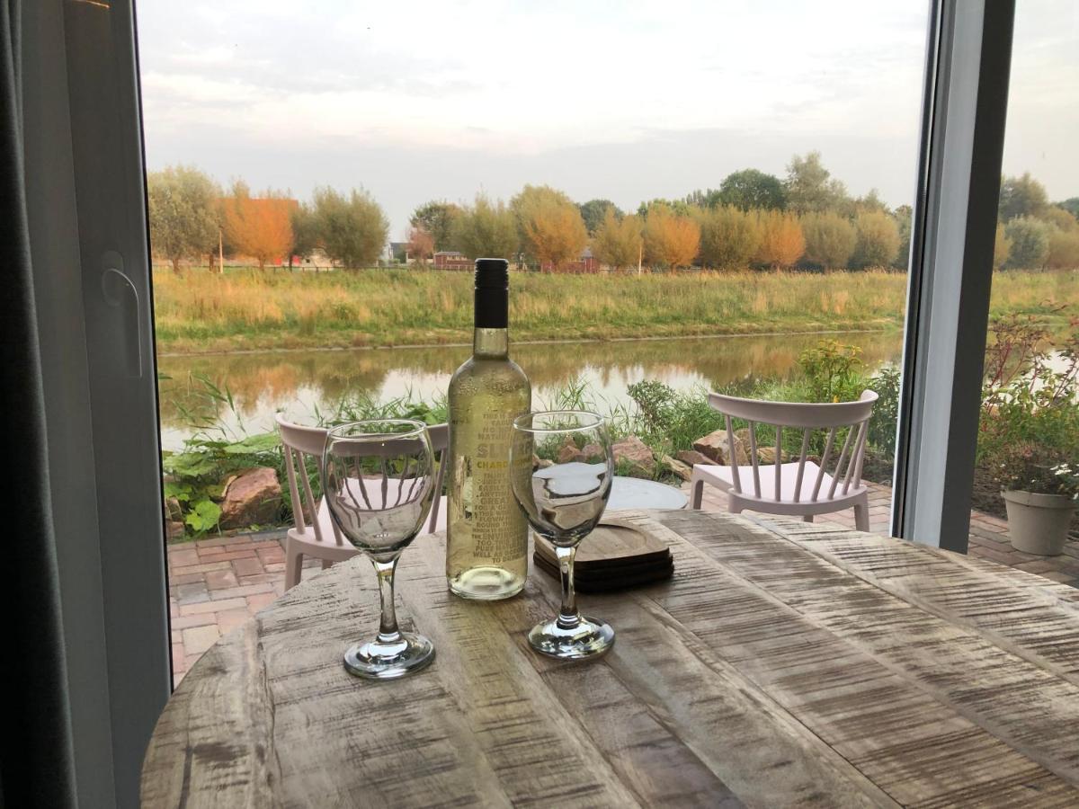 B&B Snurk Stiens, Fijn Verblijf Aan Open Vaarwater Экстерьер фото